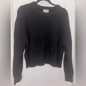 Universal Thread Women's Black Crew Neck Sweater
